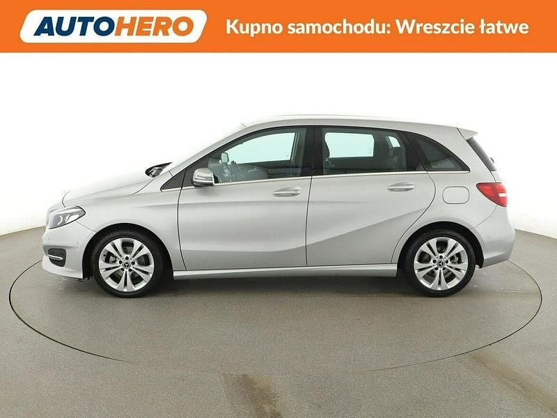 Używany Mercedes B180 109 KM (80 kW) 2017 Srebrny Minivan