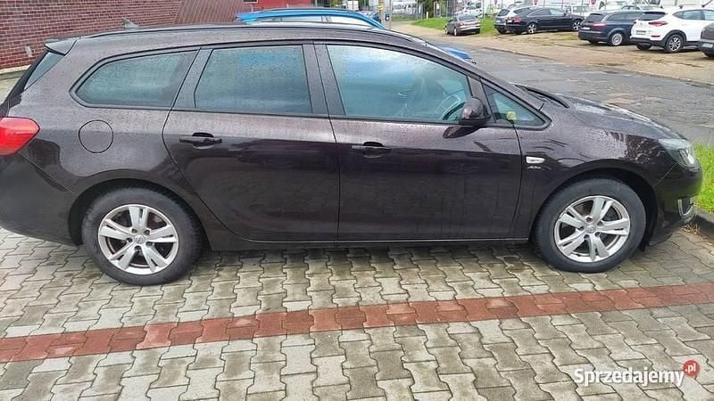 Brązowy Używany 2014 Opel Astra Kombi | 22 000 zł (Dobra cena) - Obraz 1/4