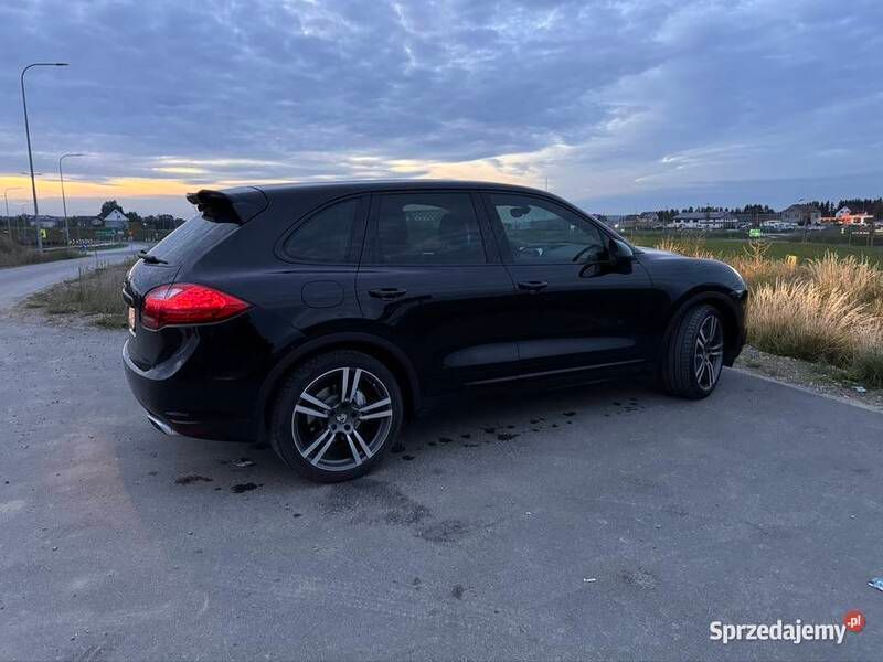 Czarny Używany 2013 Porsche Cayenne SUV | 95 000 zł - Obraz 1/4
