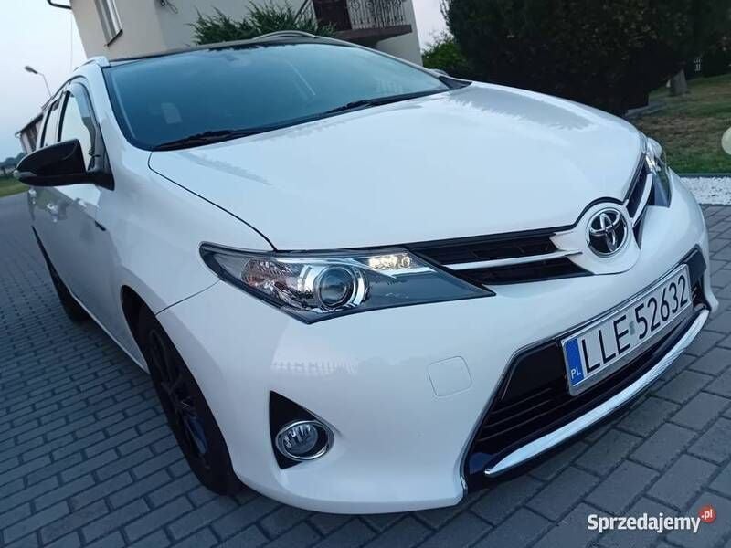 Używany Toyota Auris 124 KM (91 kW) 2015