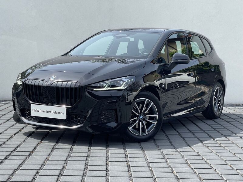 Czarny szafir metalizowany Używany 2023 BMW 218 Active Tourer Luxury Line Minivan | 149 900 zł (Dość drogi) - Obraz 1/4