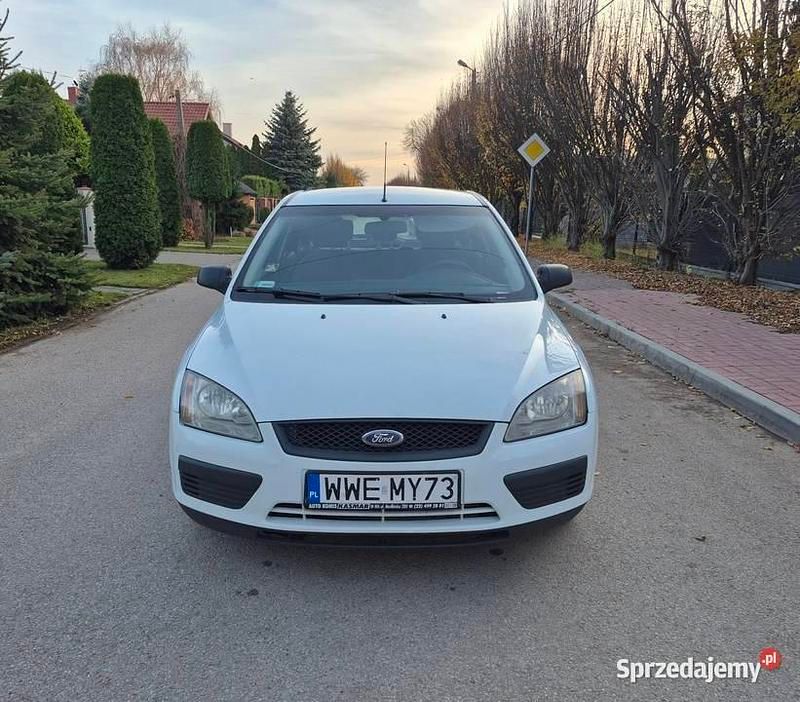 Biały Używany 2007 Ford Focus Hatchback | 6000 zł (Uczciwa cena) - Obraz 1/4