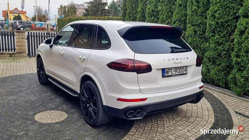 Używany Porsche Cayenne 262 KM (192 kW) 2015 Biały (metalik) SUV