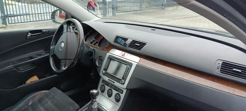 Używany VW Passat Highline 2008 Czarny Sedan/Limuzyna