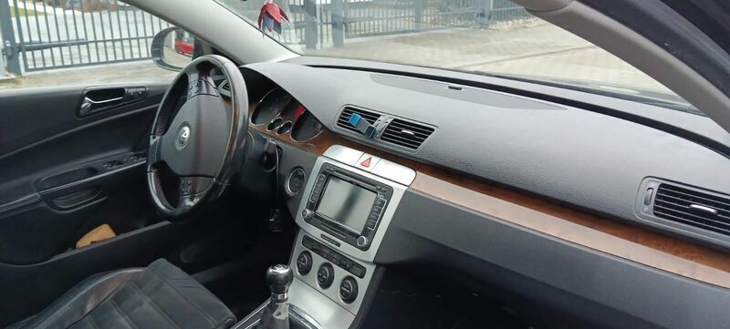 Czarny Używany 2008 VW Passat Highline Sedan/Limuzyna | 15 500 zł (Uczciwa cena) - Obraz 1/3