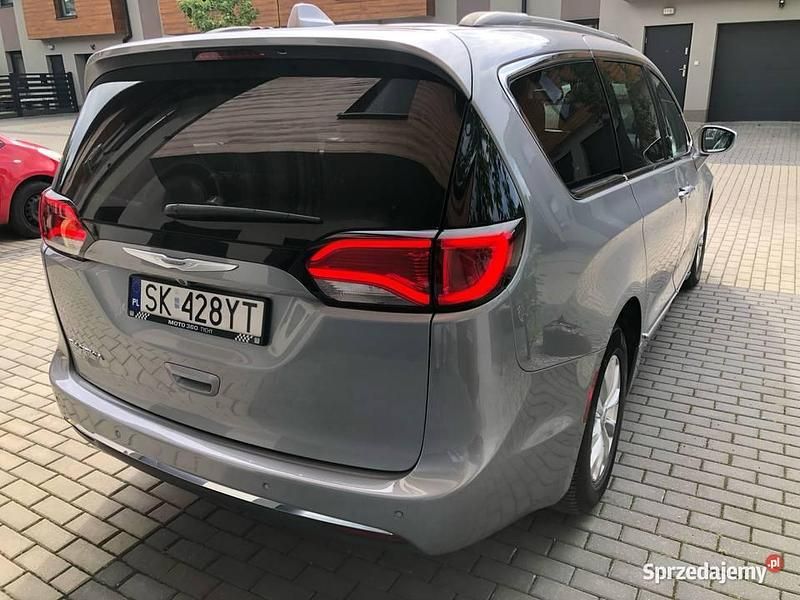 Używany 2017 Chrysler Pacifica SUV | 83 900 zł (Drogi) - Obraz 1/4