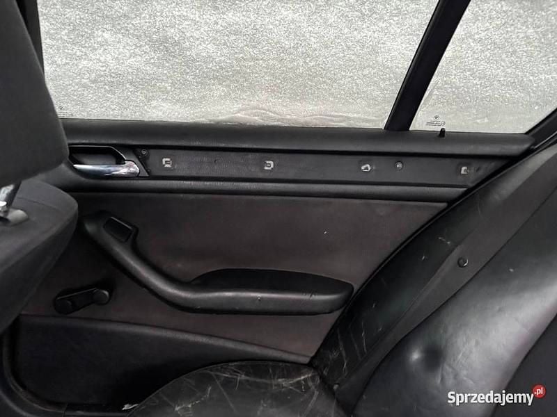 Używany BMW 320 2002 Czarny Sedan/Limuzyna