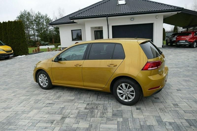 Używany VW Golf VII 115 KM (84 kW) 2019 Żółtozłoty Hatchback
