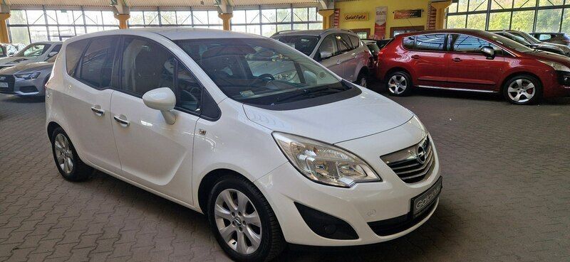 Biały Używany 2012 Opel Meriva Minivan | 26 900 zł (Uczciwa cena) - Obraz 1/3