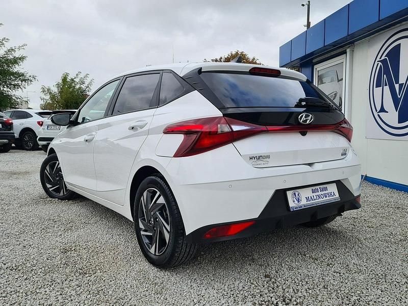 Używany Hyundai i20 100 KM (73 kW) 2022 Biały Hatchback