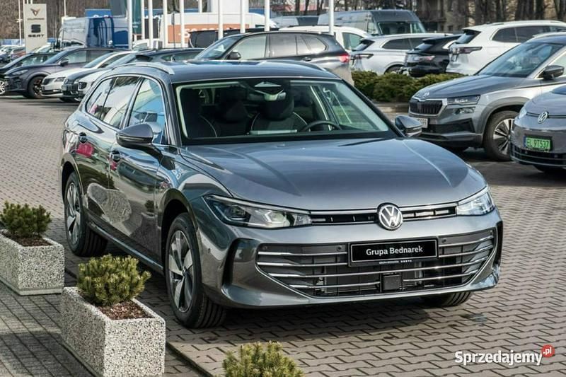 Nowe VW Passat Business+ 2026 Szary Kombi