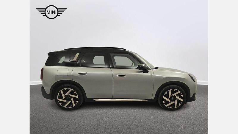 Używany Mini Countryman 225 kW (306 KM) 2024 Melting silver iii metalizowany SUV