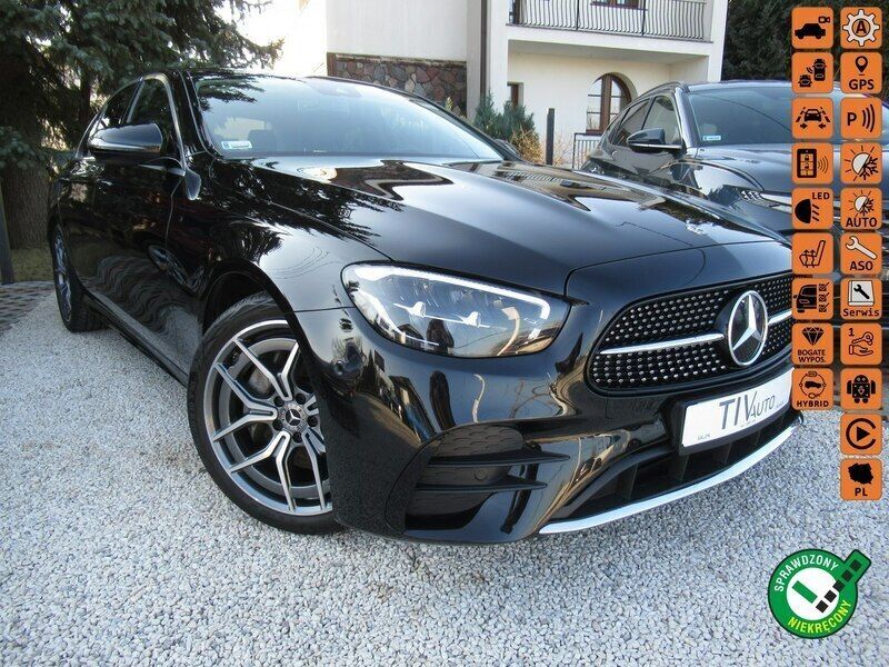 Czarny (metalik) Używany 2020 Mercedes E200 Sedan/Limuzyna | 130 000 zł - Obraz 1/4