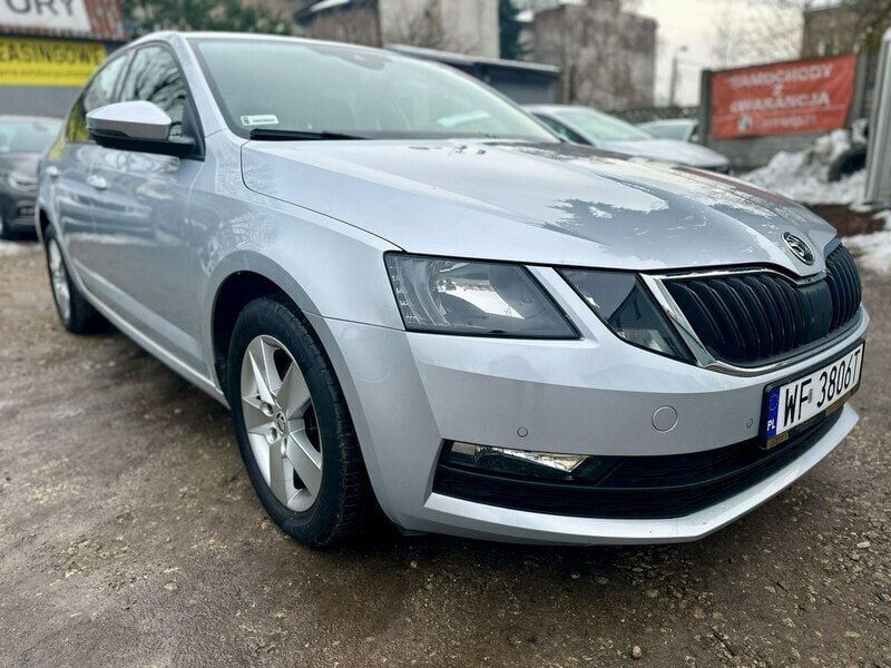 Używany Skoda Octavia 115 KM (84 kW) 2019 Srebrny (metalik) Sedan/Limuzyna