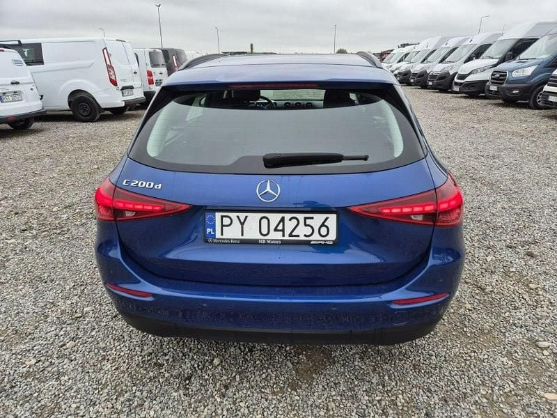 Używany Mercedes C200 163 KM (119 kW) 2022 Niebieski ciemny Kombi
