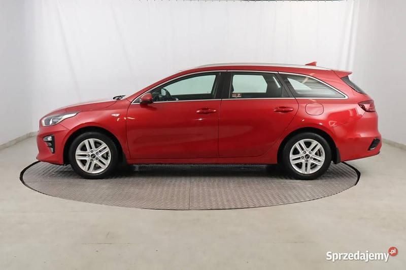 Używany Kia Ceed 140 KM (102 kW) 2019 Czerwony Hatchback