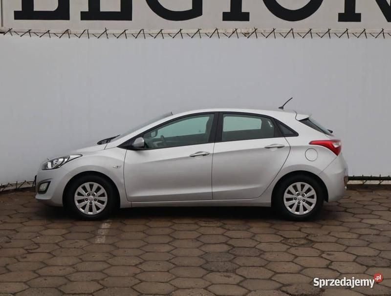 Używany Hyundai i30 90 KM (66 kW) 2015 Srebrny Hatchback