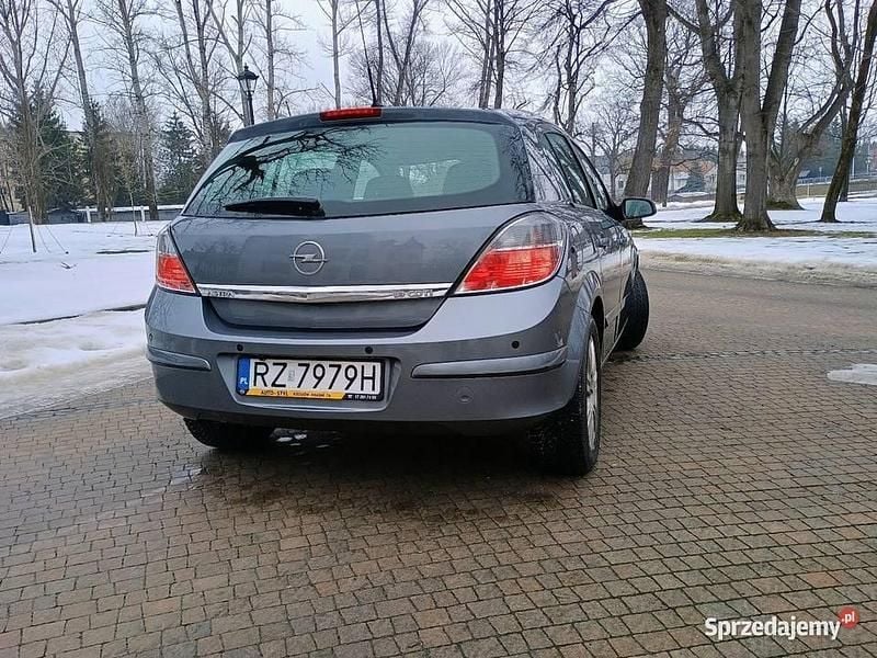Używany Opel Astra 2007 Grafitowy Hatchback