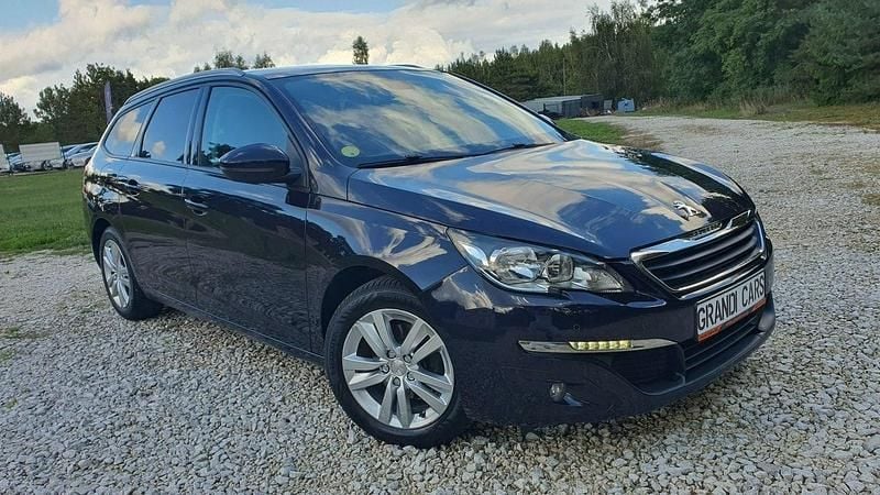 Używany Peugeot 308 SW 120 KM (88 kW) 2016 Fioletowy Kombi