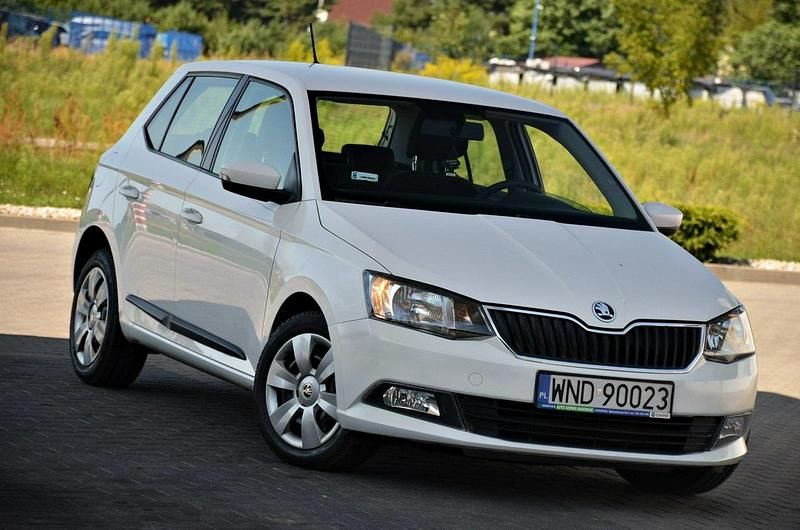 Biały (metalik) Używany 2015 Skoda Fabia Hatchback | 20 900 zł (Uczciwa cena) - Obraz 1/4