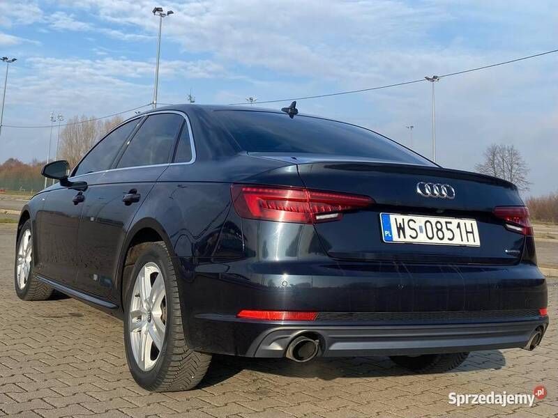 Używany Audi A4 2018 Granatowy Sedan/Limuzyna