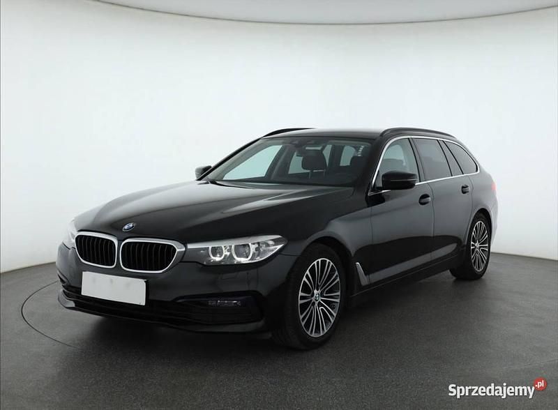Używany BMW 518 2018 Czarny Kombi