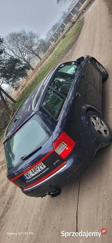 Używany Audi A4 130 KM (95 kW) 2002 Granatowy Kombi