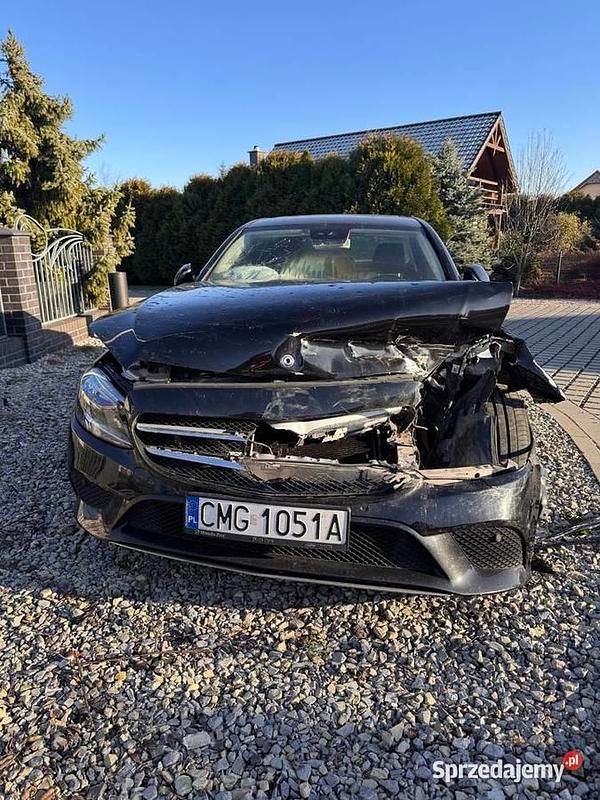 Używany 2021 Mercedes C220 | 70 000 zł - Obraz 1/4