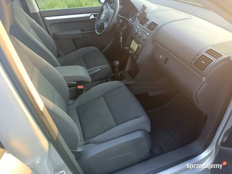 Używany 2014 VW Touran Minivan | 34 900 zł (Uczciwa cena) - Obraz 1/4