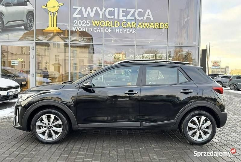 Czarny Nowe 2025 Kia Stonic SUV | 82 500 zł (Uczciwa cena) - Obraz 1/4