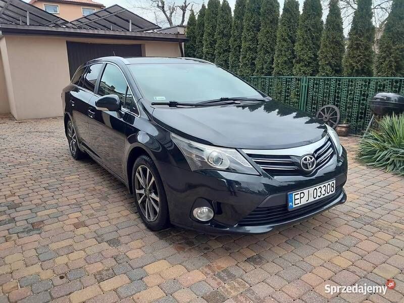 Czarny Używany 2013 Toyota Avensis Kombi | 37 900 zł (Uczciwa cena) - Obraz 1/4