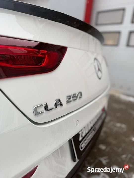 Używany Mercedes CLA250 2023 Sedan/Limuzyna