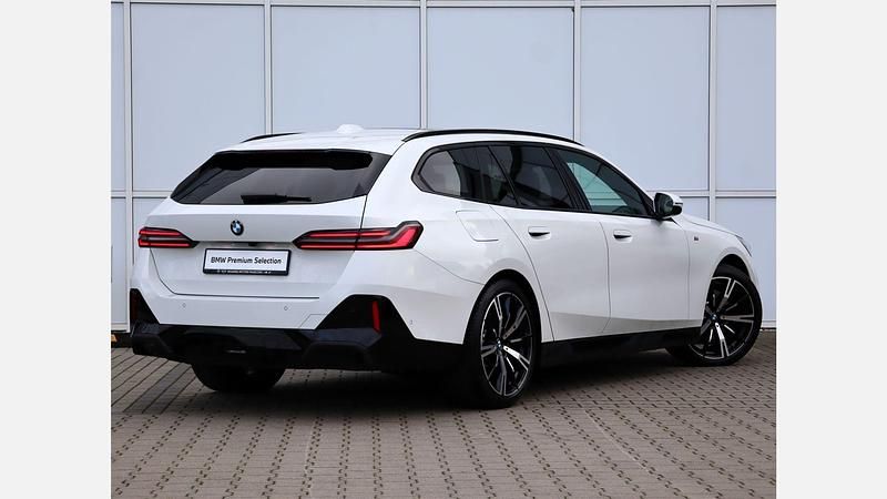 Używany BMW 520 Comfort Edition 197 KM (144 kW) 2024 Biel alpejska Kombi