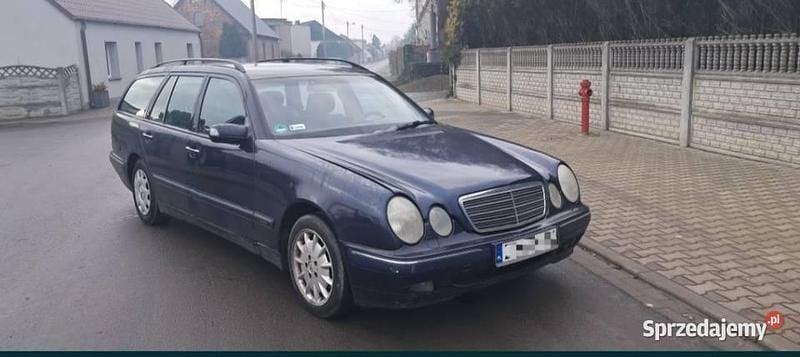 Używany 2000 Mercedes E240 | 3990 zł - Obraz 1/4