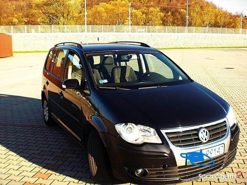 Czarny Używany 2009 VW Touran Minivan | 13 300 zł (Dobra cena) - Obraz 1/4