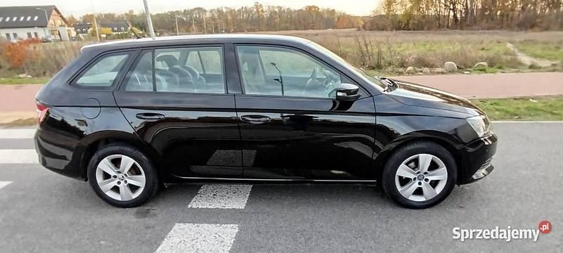 Używany Skoda Fabia 2016 Czarny Kombi