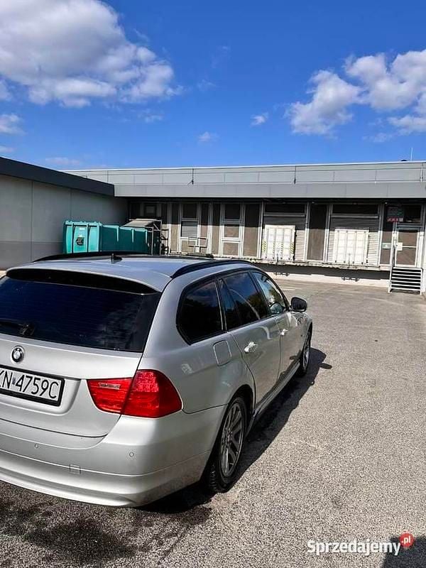 Używany BMW 320 2010 Srebrny Kombi