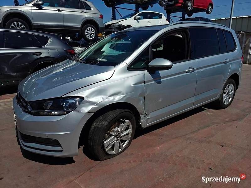 Używany 2021 VW Touran Minivan | 59 100 zł (Dobra cena) - Obraz 1/4