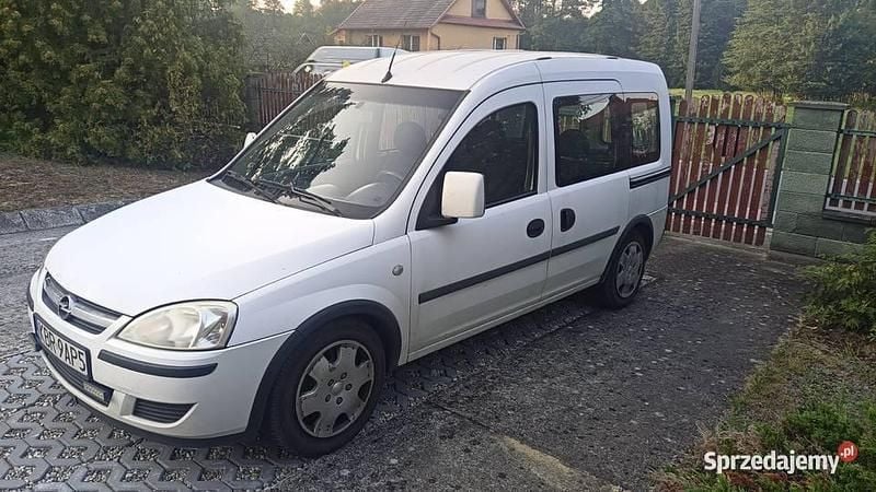 Biały Używany 2006 Opel Combo Minivan | 4300 zł (Dobra cena) - Obraz 1/4