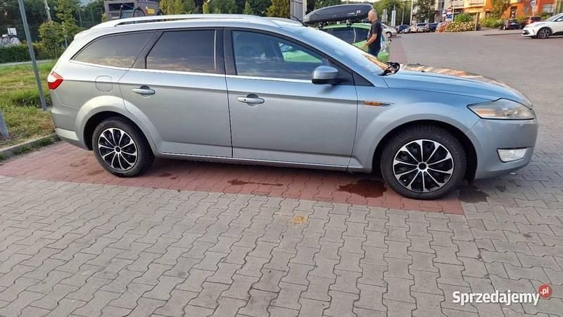 Używany Ford Mondeo 2010 Zielony Kombi