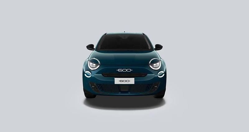 Nowe Fiat 600 La Prima 110 KM (80 kW) 2025 Lakier metalizowany zielony mare SUV
