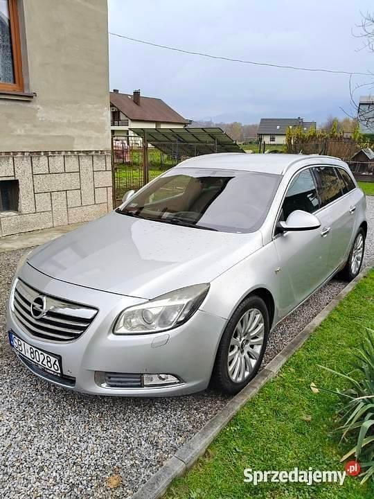 Srebrny Używany 2011 Opel Insignia Kombi | 13 900 zł (Uczciwa cena) - Obraz 1/4