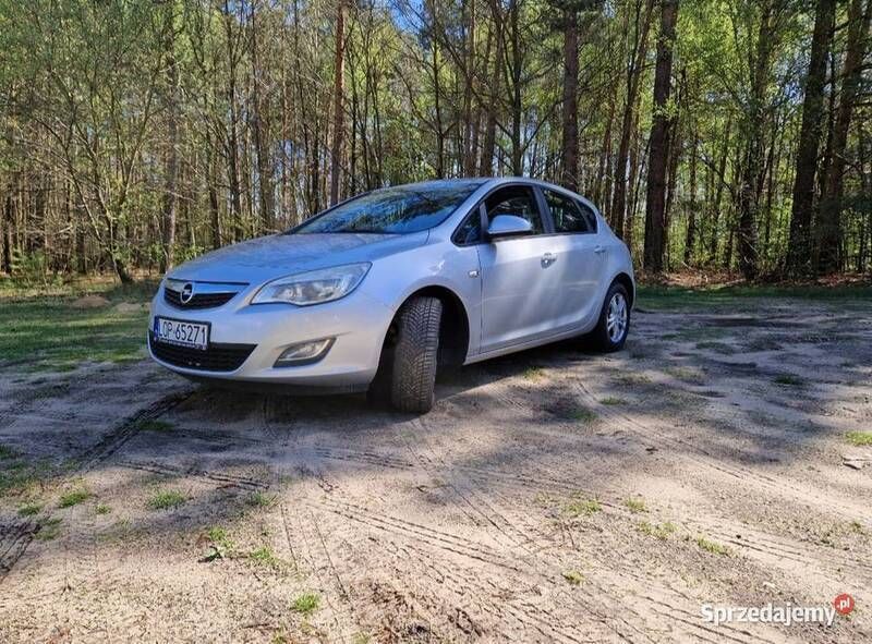Używany Opel Astra 160 KM (117 kW) 2010