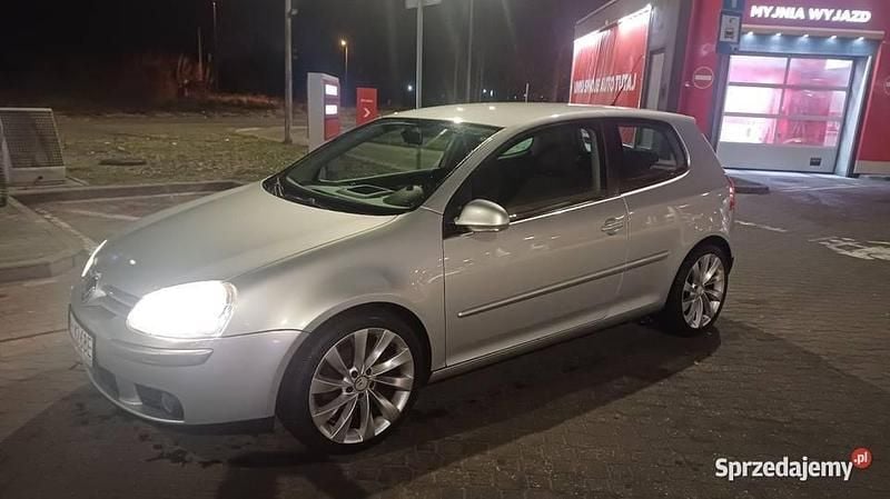 Srebrny Używany 2007 VW Golf V Hatchback | 8900 zł (Uczciwa cena) - Obraz 1/4