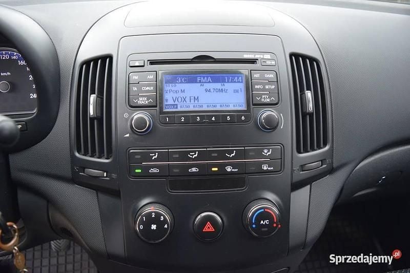 Używany Hyundai i30 2010 Czarny Kombi