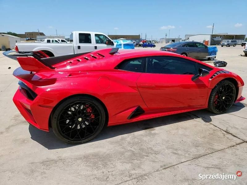 Używany Lamborghini Huracán 2023 Czerwony Coupe