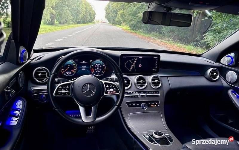 Używany Mercedes C300 2021