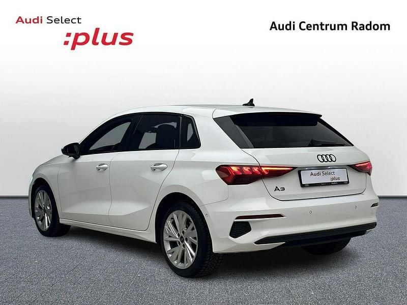 Używany Audi A3 Ambiente 150 KM (110 kW) 2023 Biały Sedan/Limuzyna