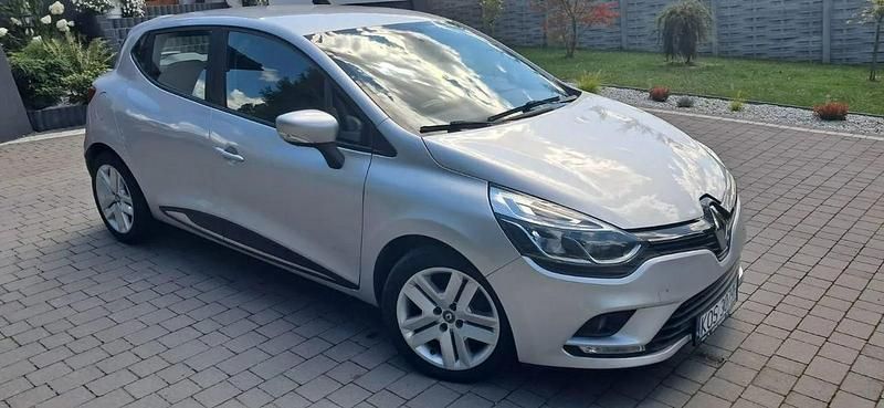 Srebrny (metalik) Używany 2017 Renault Clio IV Hatchback | 27 500 zł (Uczciwa cena) - Obraz 1/4
