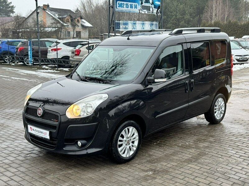 Czarny (metalik) Używany 2012 Fiat Doblò Minivan | 24 900 zł (Dobra cena) - Obraz 1/4